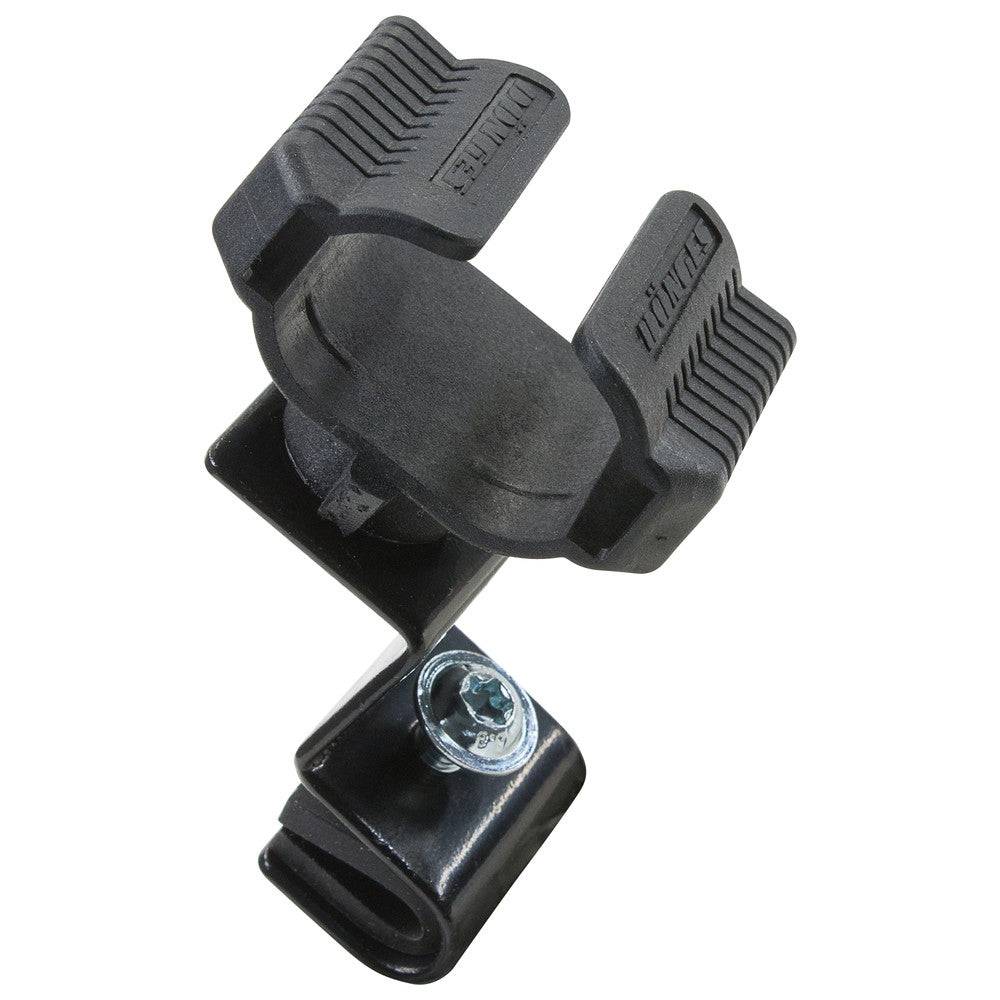 Helmhalterung Dönges aus pulverbeschichtetem Edelstahl und Kunststoff, abgewinkelt für Feuerwehrhelme, robuste Halterung für Arbeitsschutzhelme.