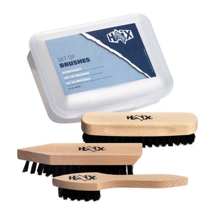 Bürstenset HAIX incl. Box mit drei Holz-Schuhbürsten für Reinigung, Pflege und Politur, ideal für Schuhpflege im Haushalt.