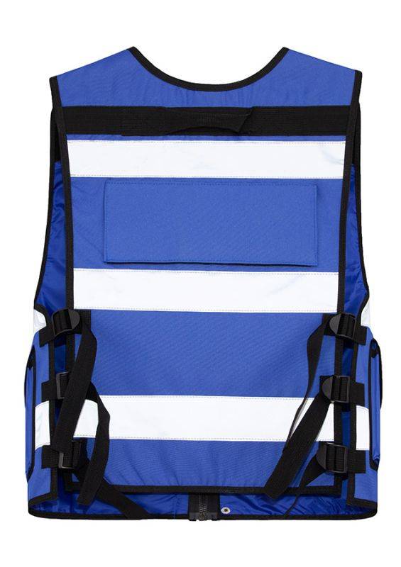 Rückansicht der blauen Tactical Vest Bonn mit reflektierenden Streifen und seitlichen Verstellmöglichkeiten.