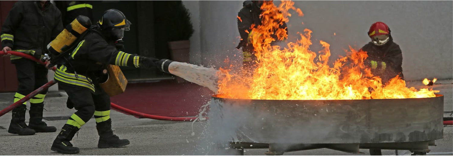 Feuerwehrbedarf umfasst eine breite Palette von Ausrüstungen, Geräten und Materialien, die zur Ausübung der Aufgaben der Feuerwehr erforderlich sind. 